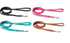 Casual Reflective Leash ECO kopplet har en bekväm stoppning på handtaget och en robust och hållbar konstruktion. Kopplet har två extra handtag för att hjälpa dig att kontrollera din hund i situationer där det behövs ett kortare koppeltag.