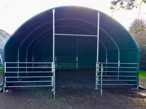 Vindskydd - Väderskydd  6,1 m x 6,1 m x 3,7 m