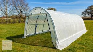 Tunnelväxthus , 3,7 m x 7,3 m x 2,4 m, 27 m² - 200 g/m²