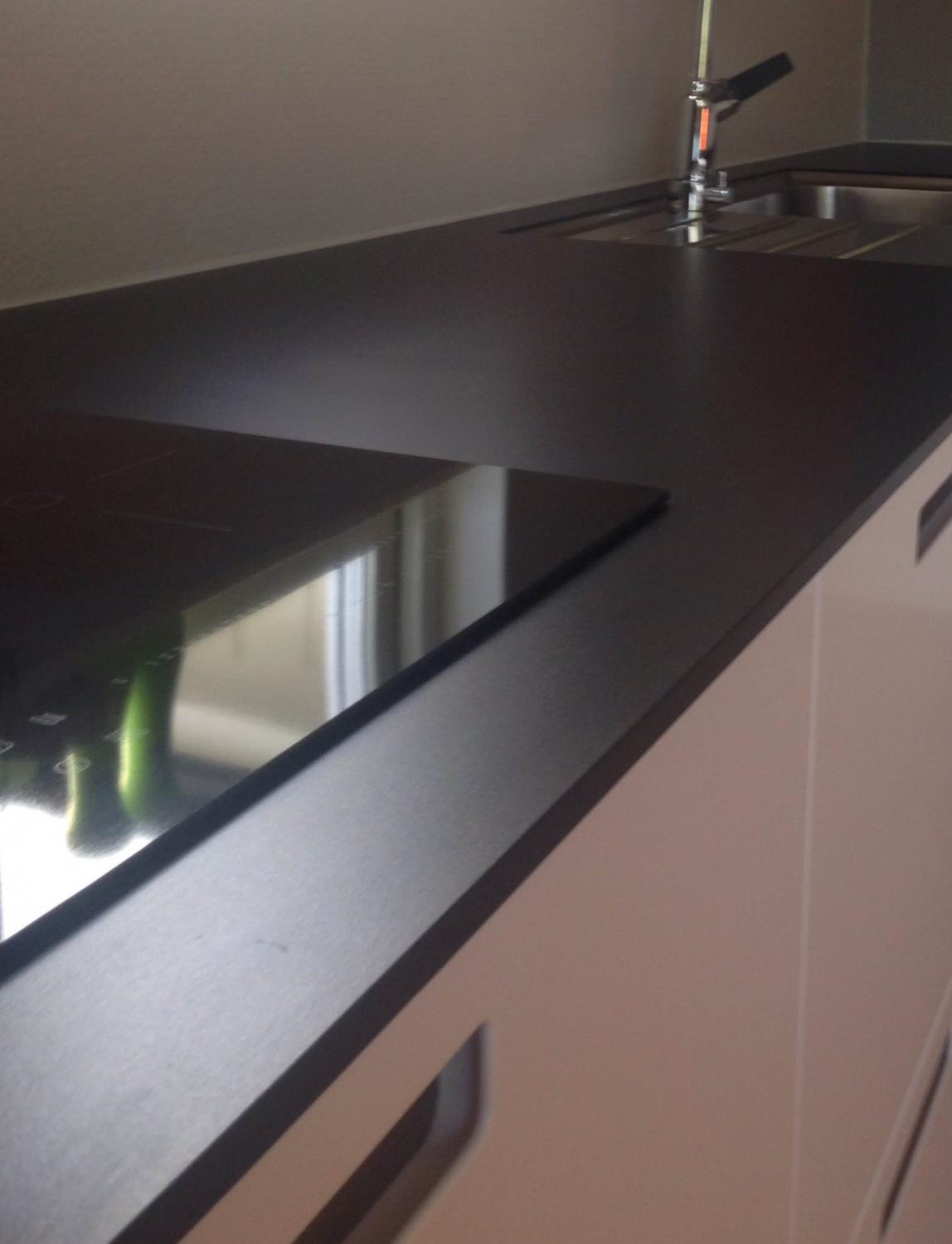 Bänkskiva svart laminat Bänkskiva svart laminat