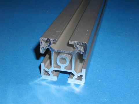 Profil 45 x 45. Tung. T-spår 11