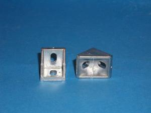 Vinkelfäste 20x20x20. M5. T-spår 5.