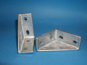 Vinkelfäste 38x80x80. M8. T-spår 11.