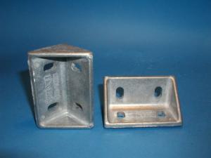 Vinkelfäste 82x42x42. M8. T-spår 11.