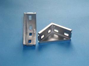 Vinkelfäste 28x57x57. M6. T-spår 7/8.