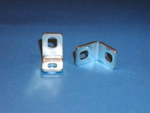 Vinkelfäste 20x28x28. M8. T-spår 8/11.