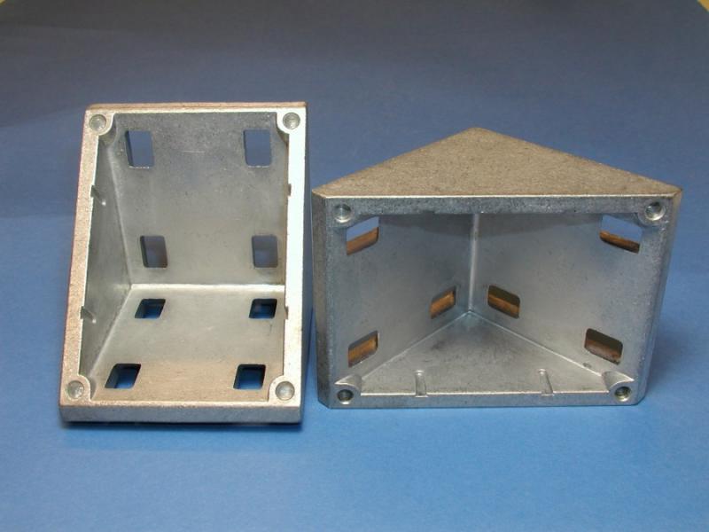 Vinkelfäste 74x76x76. M8. T-spår 8.