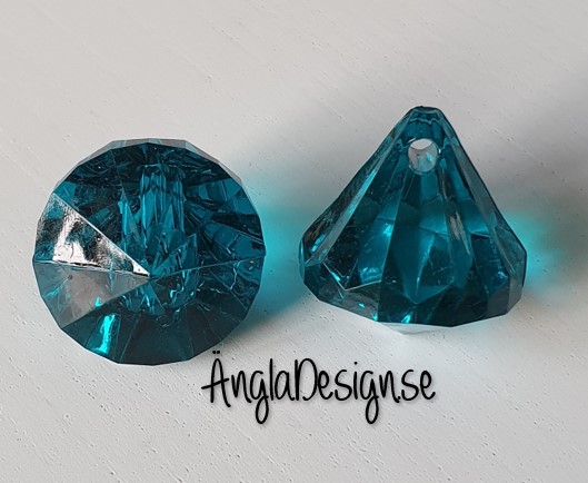 Prisma liten "Änglakropp" emerald i acryl 1st