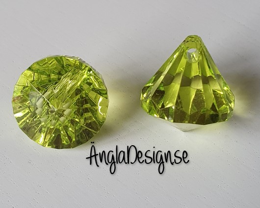 Prisma liten "Änglakropp" mörk limegrön i acryl 1st