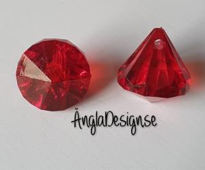 Prisma liten "Änglakropp" mörk röd i acryl 1st