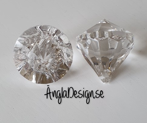 Prisma mellan "Änglakropp" klar (transparent) i acryl 1st