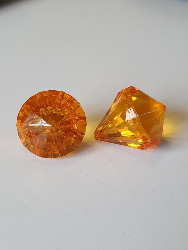 Prisma stor "Änglakropp" orange i acryl 1st