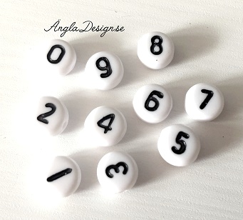 Acrylpärlor, siffror 0-9 vit med svart text, 10-pack