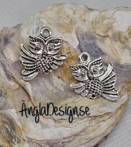 Berlock flaxande uggla dubbelsidig, antiksilver, 3-pack