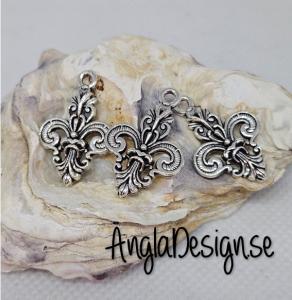 Berlock fransk lilja, antiksilver, 3-pack