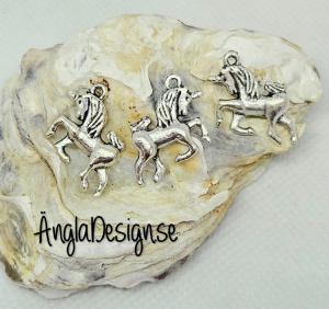 Berlock liten enhörning dubbelsidig, antiksilver, 3-pack