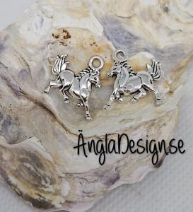 Berlock liten springande häst dubbelsidig, antiksilver, 5-pack