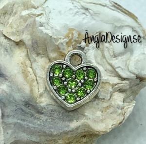 Berlock litet hjärta i antiksilver med grön strass på båda sidor, 1st
