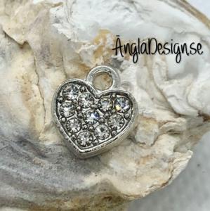 Berlock litet hjärta i antiksilver med klar strass på båda sidor, 1st