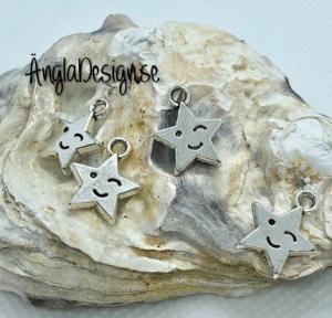 Berlock stjärna med smiley i antiksilver, 4-pack