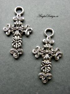 Hänge större berlock kors med krusiduller antiksilver, 2-pack