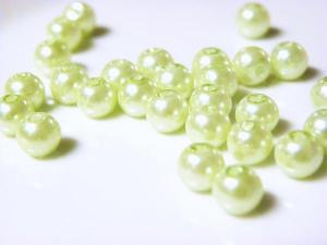 Vaxade glaspärlor 6mm, pistage grön