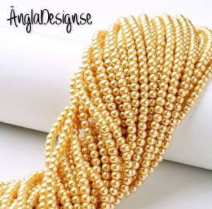 Vaxade glaspärlor 4mm, beige 1 sträng