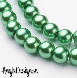 Vaxade glaspärlor 8 mm, grön 1 sträng