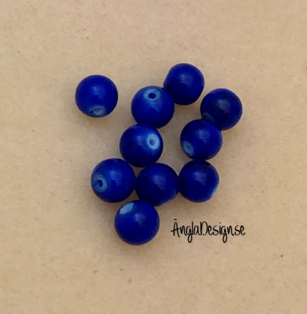 Glaspärla drawbench mörkblå med svart stänk på, 8mm, 10-pack