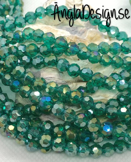 Glaspärla rund facetterad 6mm emerald med AB lyster, 1 sträng
