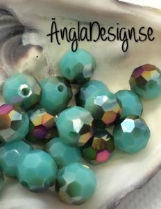 Glaspärla rund facetterad 8mm turkosoljiga , 20-pack