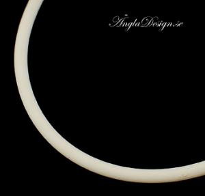 ANDRASORTERING. Gummislang 2mm, vit, 5 meter