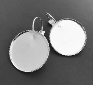 Örhängesram 20mm ljust silver med små taggar i kanten, 1par