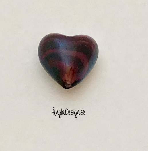 Lampwork handgjort hjärta, mörk plommonlila med spiral i, ca 20mm, 1st