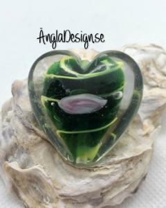 Glaspärla handgjorda lampwork stort hjärta 35mm med ros, grön, 1st