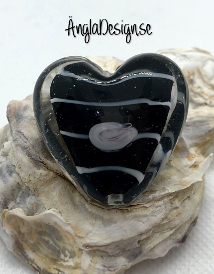 Glaspärla handgjorda lampwork stort hjärta 35mm med ros, svart, 1st