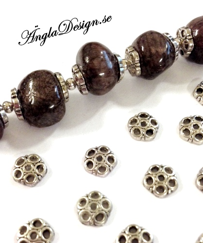 Pärlhatt platt blomma 8mm, antiksilver, 20-pack