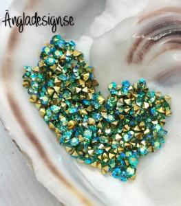 Resin Rhinestone diamantformad 2mm aquablå AB, ca 100-pack