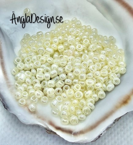 Seed beads pastellgul ( ljusgul) 2mm, 20 gram