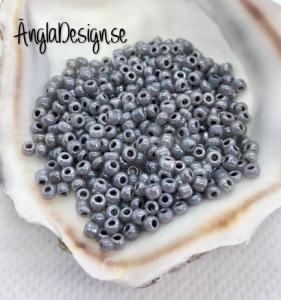 Seed beads pastellsvart 2mm, 20 gram