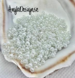 Seed beads pastellvit 2mm, 20 gram