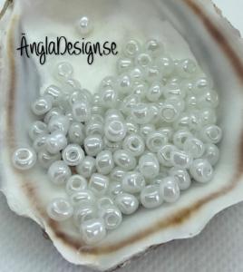 Seed beads pastellvit 4mm, 20 gram