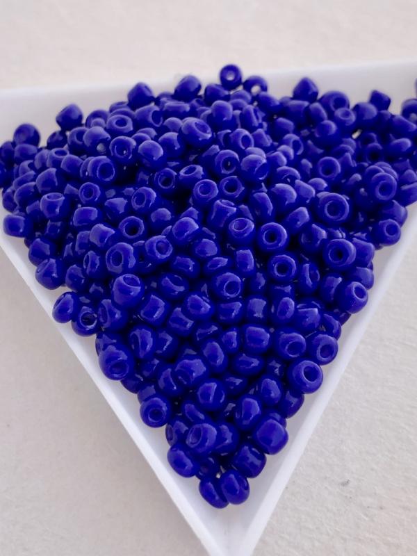 Seed beads opak mörk blå 3mm, 25 gram