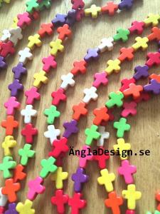 Syntetisk turkos, små kors, färgmix, 10-pack