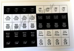 Färdigt textark 14mm för 40st berlocker, mix svart/vit, 1 ark