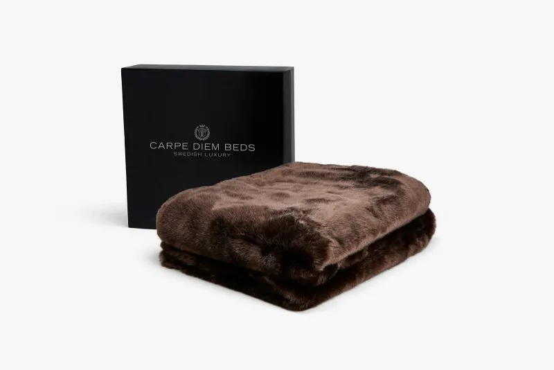 Carpe Diem Beds - Pläd i fuskpäls
