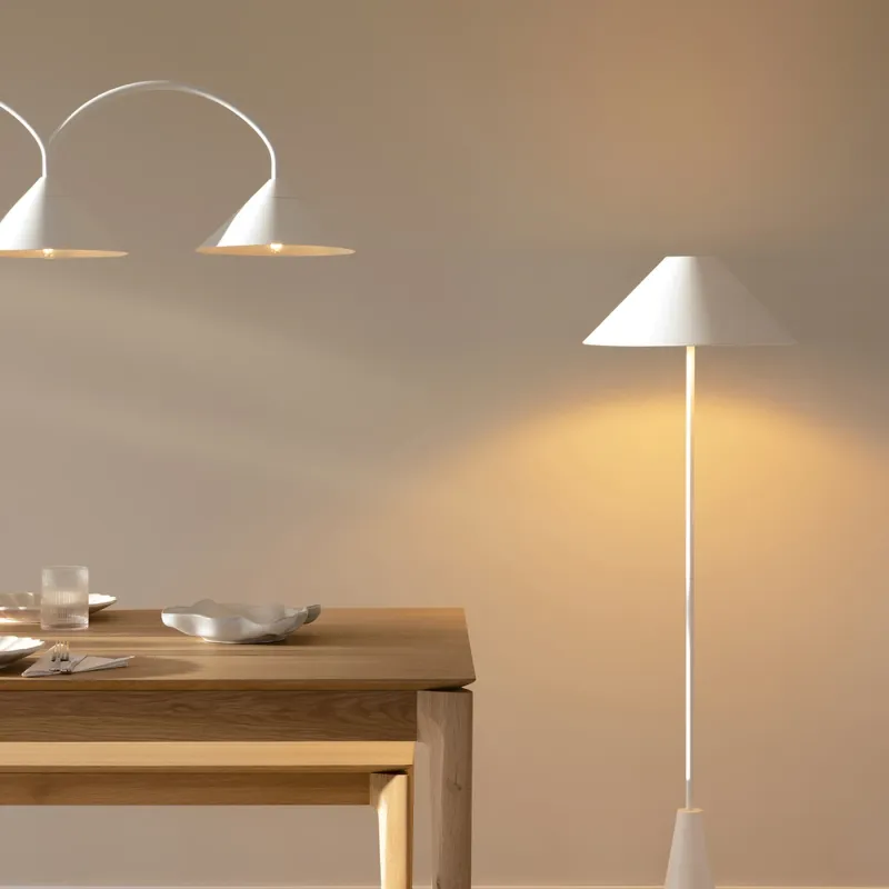 Globen Lighting - Golvlampa Cannes