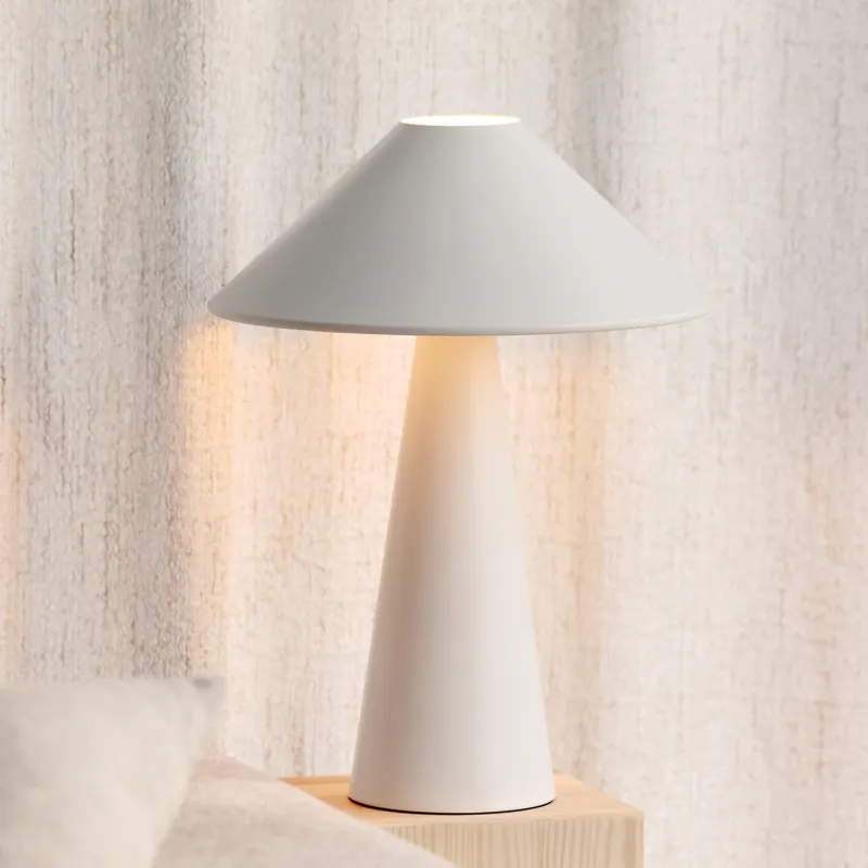 Globen Lighting - Bordslampa Cannes