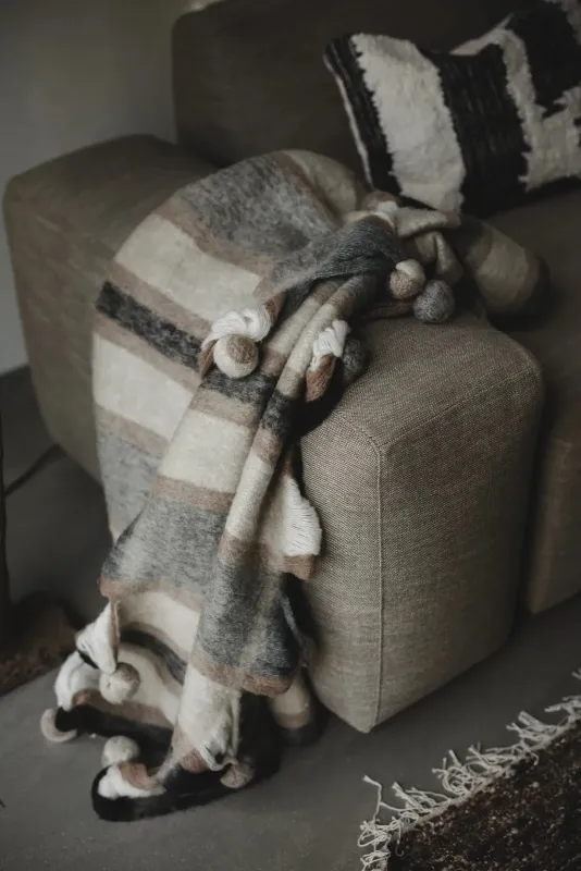 Jakobsdals - Brown striped mohair Pläd