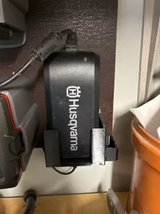 Husqvarna QC80 Laddare Fäste (Svart)